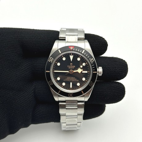 ZF공장 튜더 블랙베이58 스틸 블랙베젤 블랙다이얼 브레이슬릿 HERITAGE BLACK BAY SHIELD 39MM SS  BLACK BEZEL ON SS BRACELET A2824