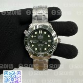 VS공장 오메가 씨마스터 다이버 300M 스틸 그린다이얼 브레이슬릿 Seamaster Diver 300M VSF 1:1 Best Edition Green Ceramic Green Dial on SS Bracelet A8800 V2